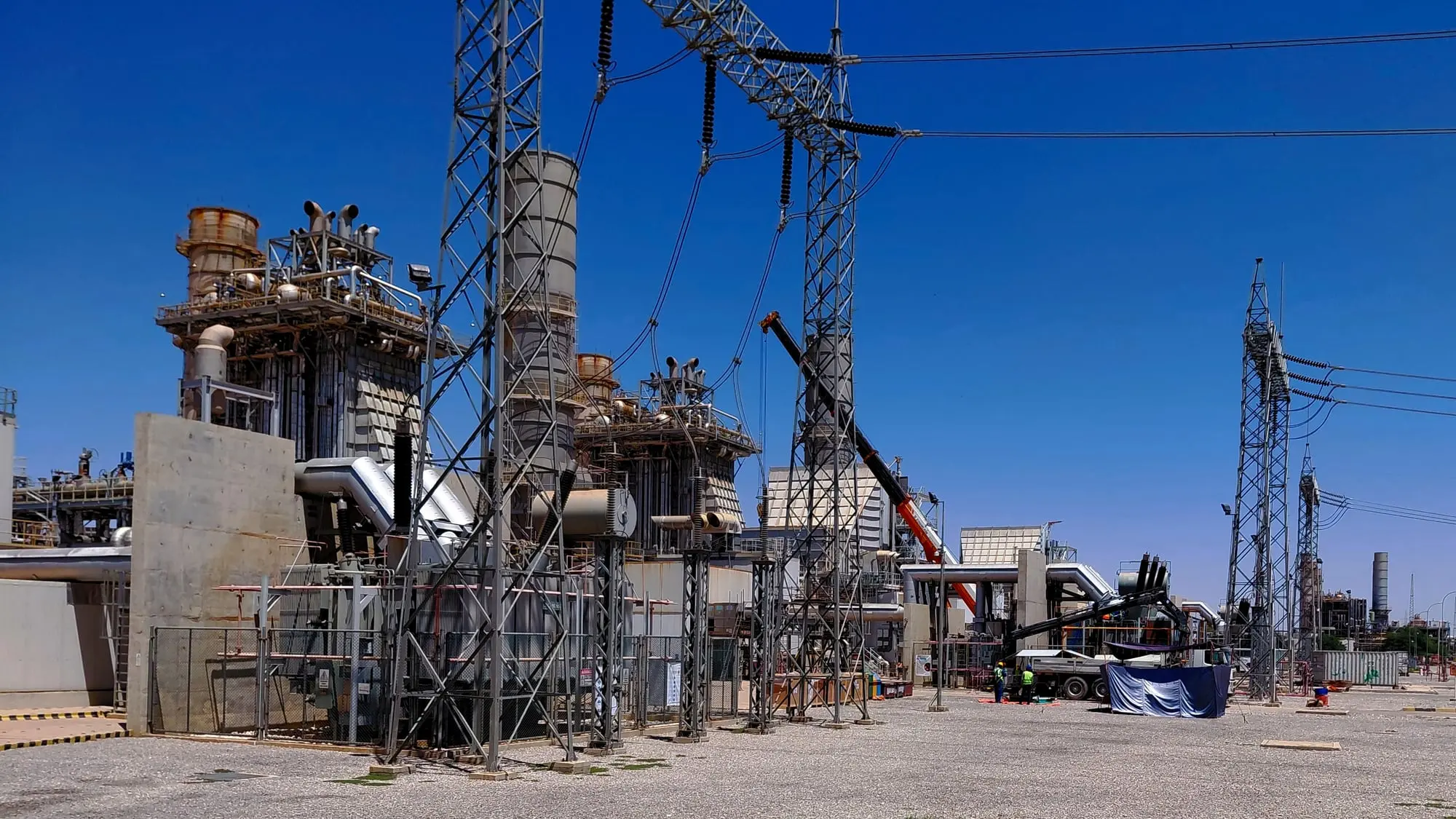 A gas turbine power plant and its switchyard